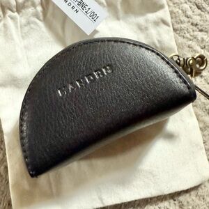 MANDRN Rover Half-moon Pouch - Black leather